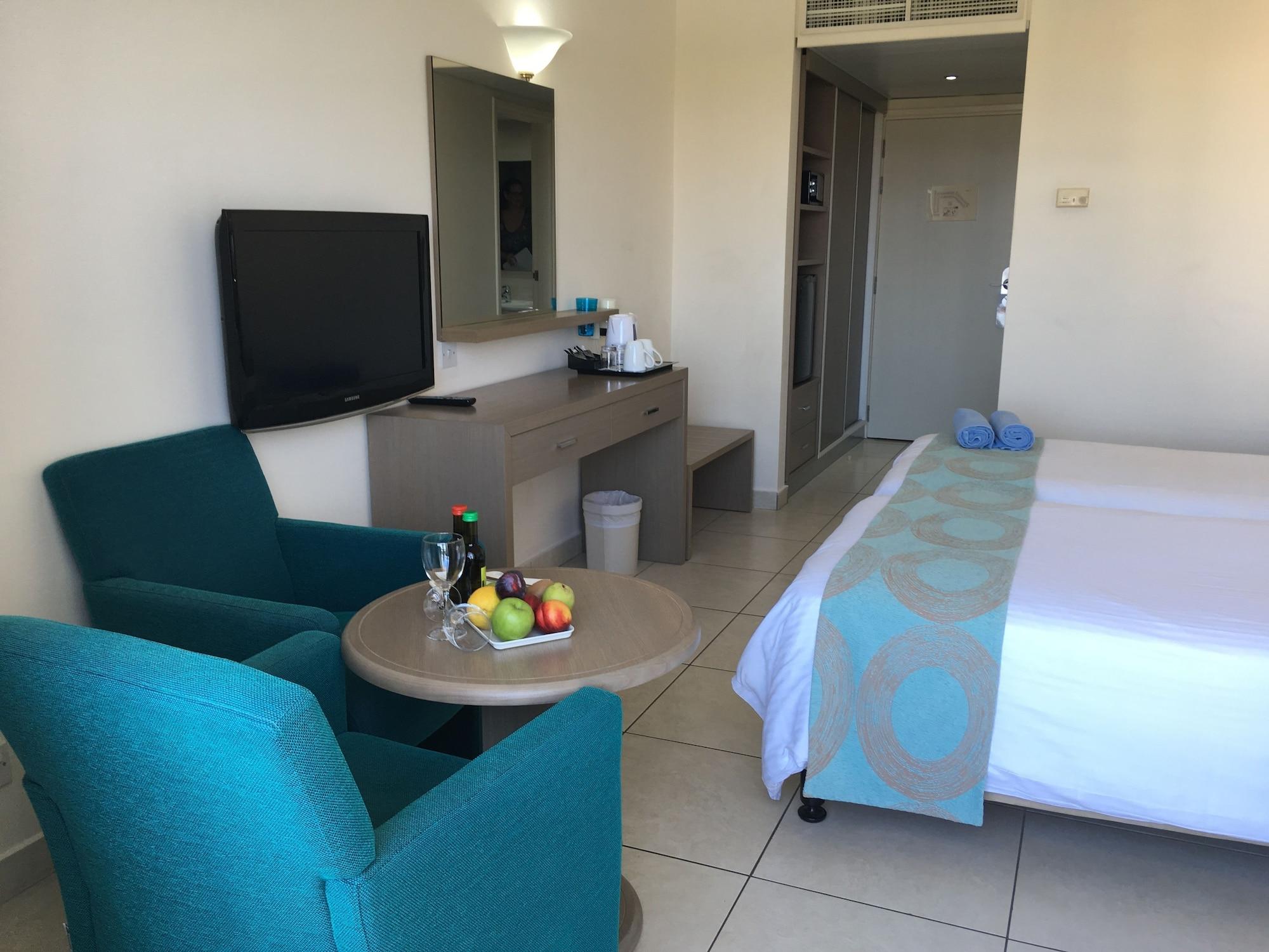 Avanti Hotel Paphos Exterior photo