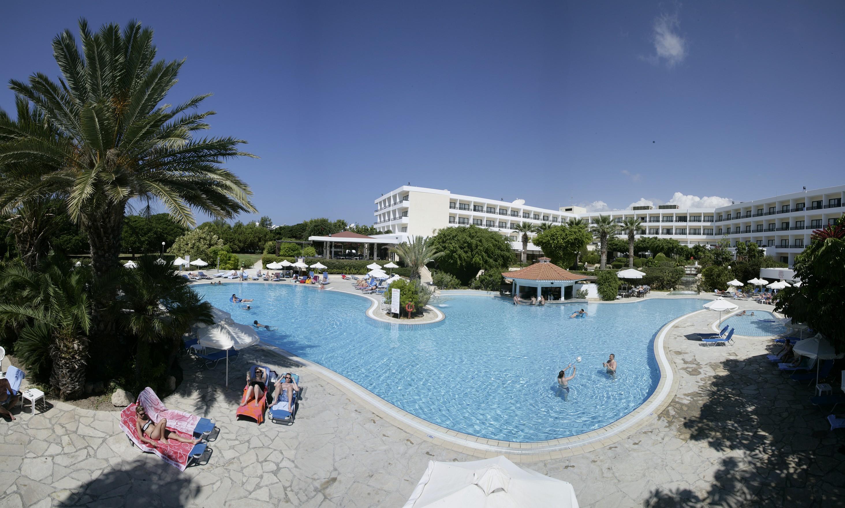 Avanti Hotel Paphos Exterior photo