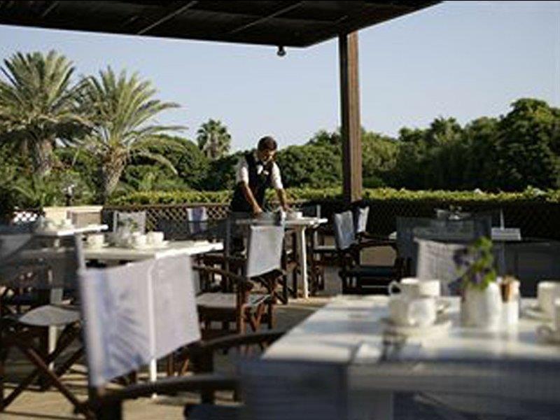 Avanti Hotel Paphos Exterior photo